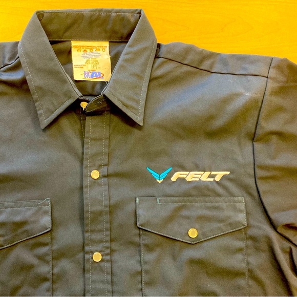 FELT Bicycles Mechanic Style Work-shirt NWT - Picture 1 of 8